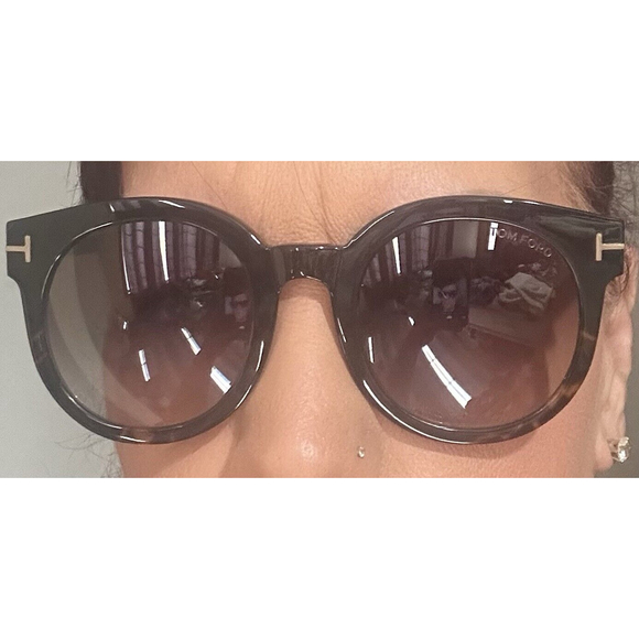Tom Ford sunglasses Women Preloved Excellent Condition $700 Retail - Picture 10 of 12